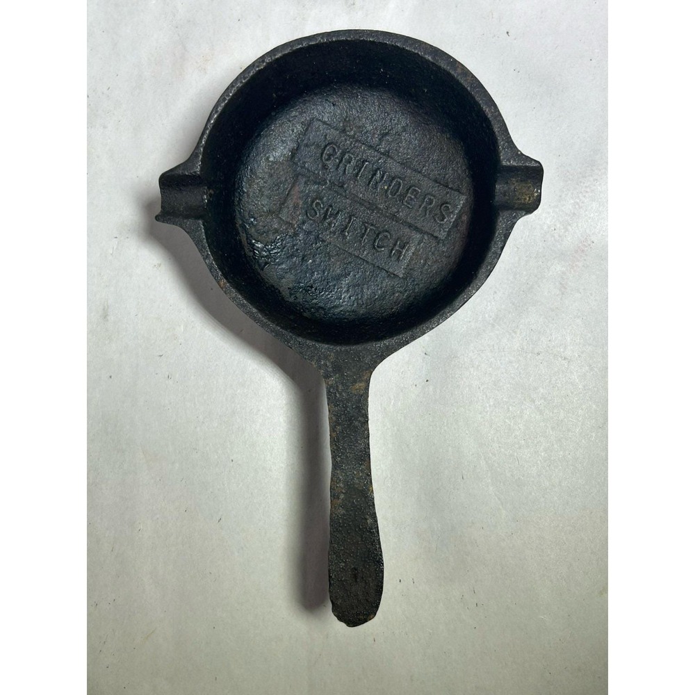 VTG Grinders Switch Nashville Casting 3 Leg Skillet Advertising Mini Cast Iron